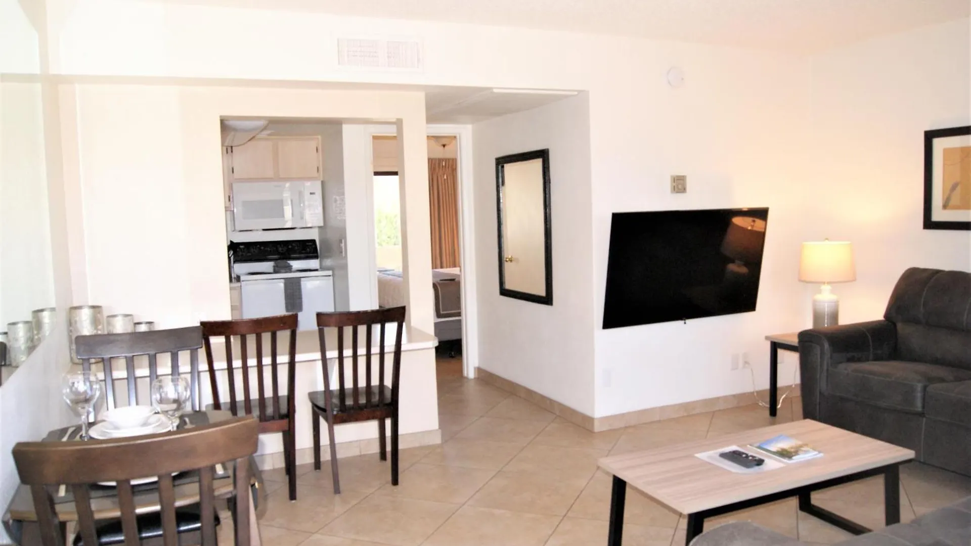 147 Fully Furnished 1Br Suite-Pet Friendly Scottsdale Apartamento